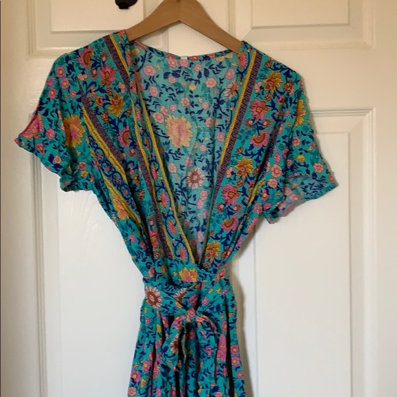 Floral dress ties on the side! Never worn - Picture 2 of 2